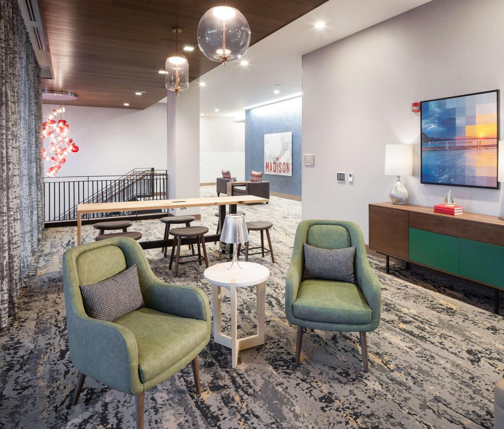 Hilton Garden Downtown, Wi 3*